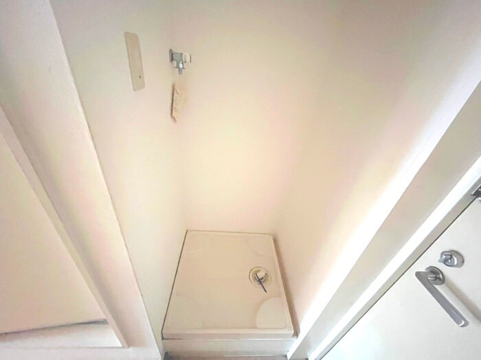 物件内観写真13　(洗濯機置場)