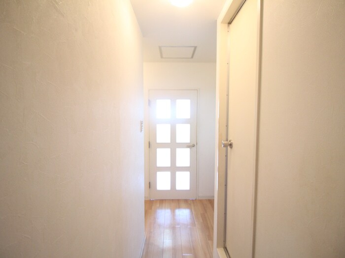 物件内観写真15　(廊下)