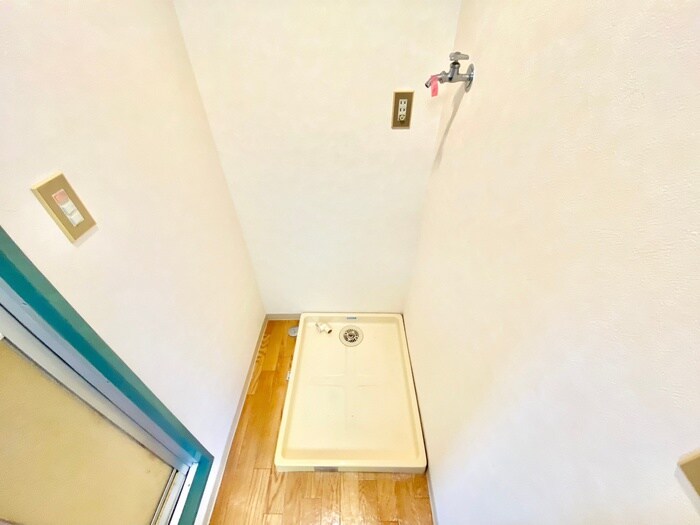 物件内観写真13　(洗濯機置場)