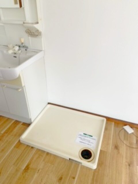 物件内観写真10　(洗濯機置場)