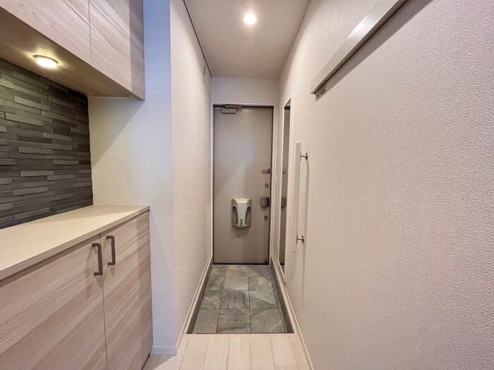 物件内観写真16　(玄関)