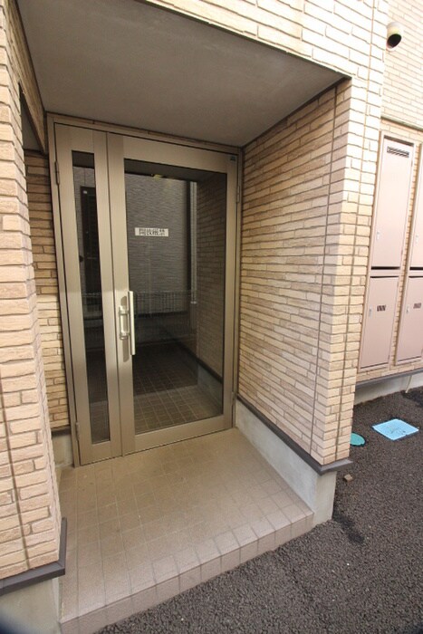物件外観写真6　(エントランス部分)
