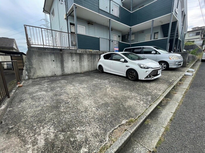 物件外観写真6　(駐車場)