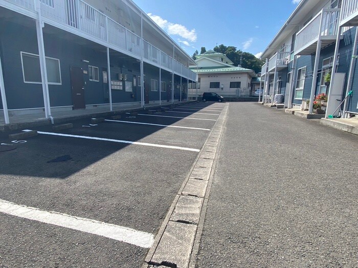 物件外観写真6　(駐車場)