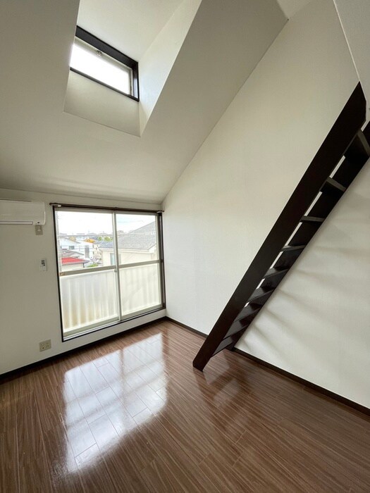 物件内観写真8　(居室)