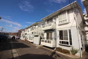シュアヒルズA棟外観写真