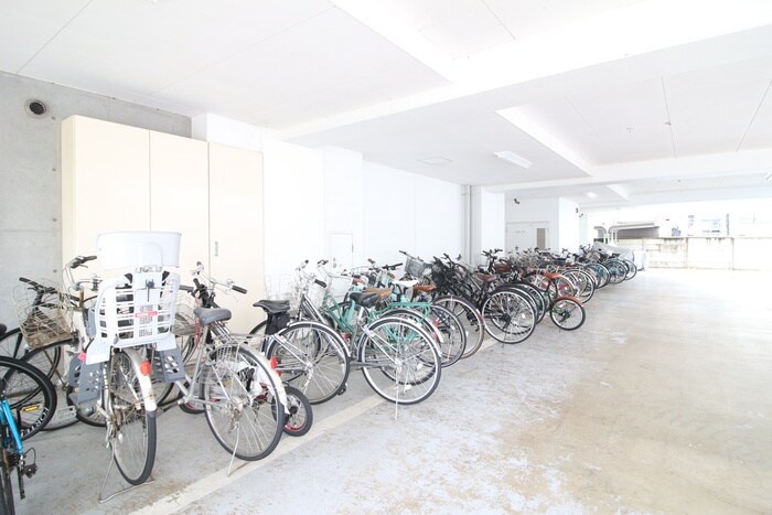 物件外観写真5　(駐輪場)