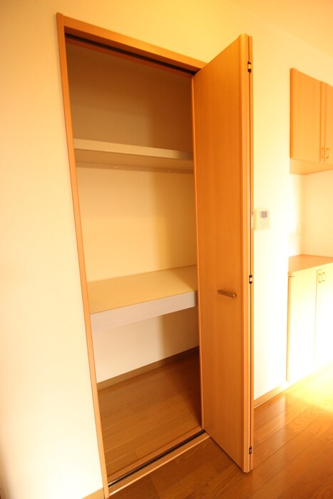 物件内観写真15　(収納)