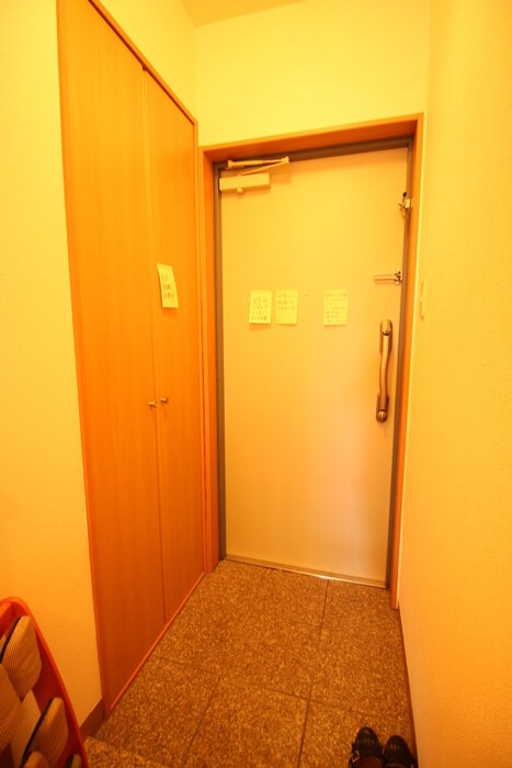 物件内観写真16　(玄関)