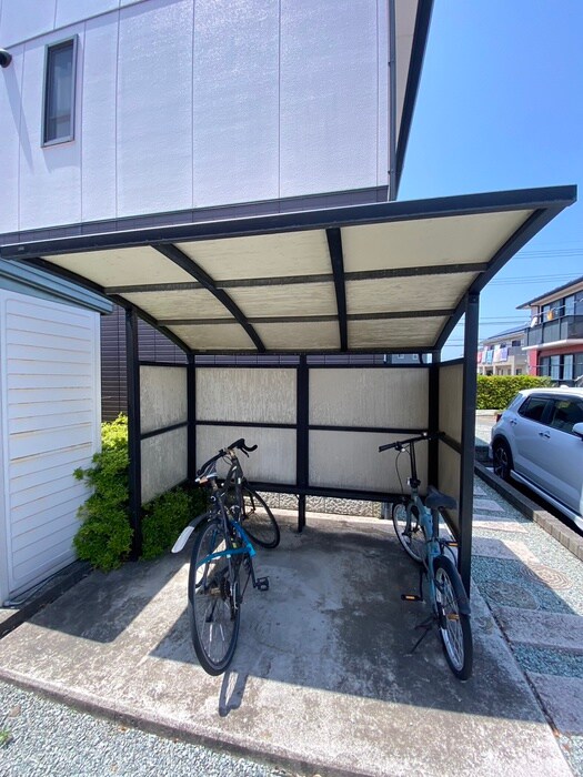 物件外観写真5　(駐輪場)