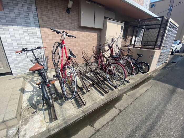 物件外観写真6　(駐輪場)