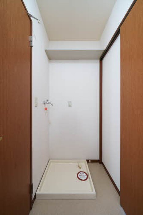 物件内観写真13　(洗濯機置場)