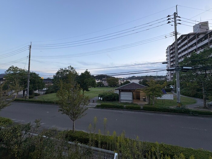 物件内観写真15　(室内からの展望)