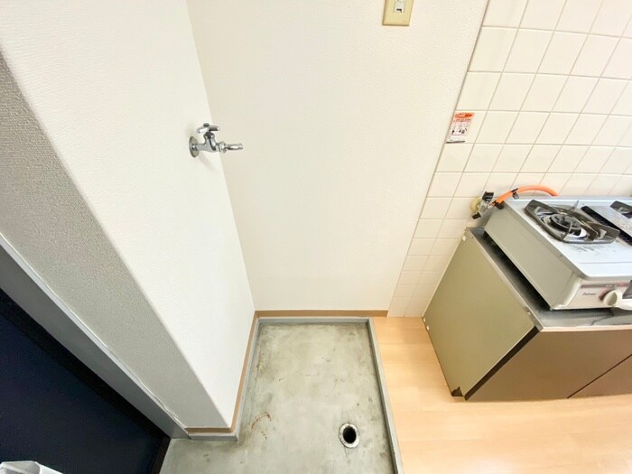 物件内観写真12　(洗濯機置場)