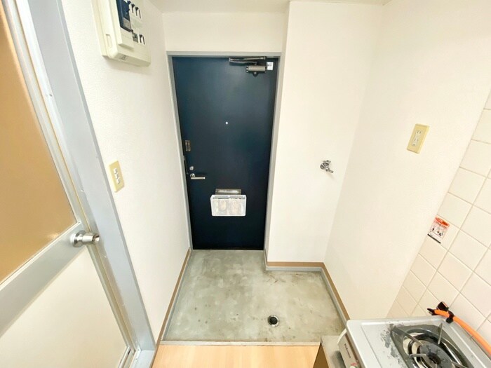 物件内観写真13　(玄関)