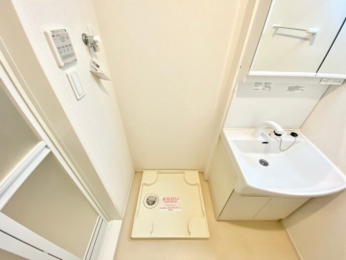 物件内観写真13　(洗濯機置場)