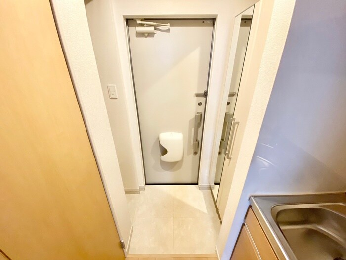 物件内観写真18　(玄関)