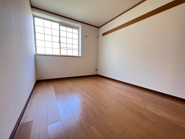 物件内観写真4　(居室)