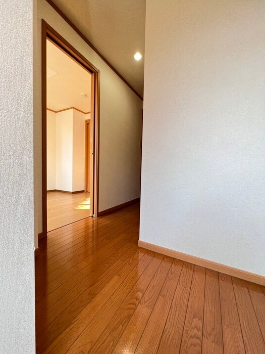 物件内観写真16　(廊下)