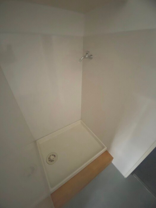 物件内観写真14　(洗濯機置場)