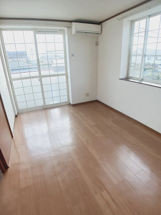 物件内観写真2　(居室)