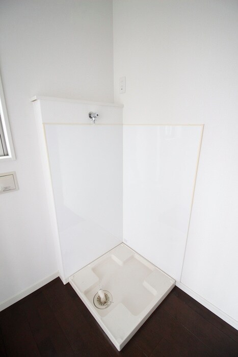 物件内観写真13　(洗濯機置場)