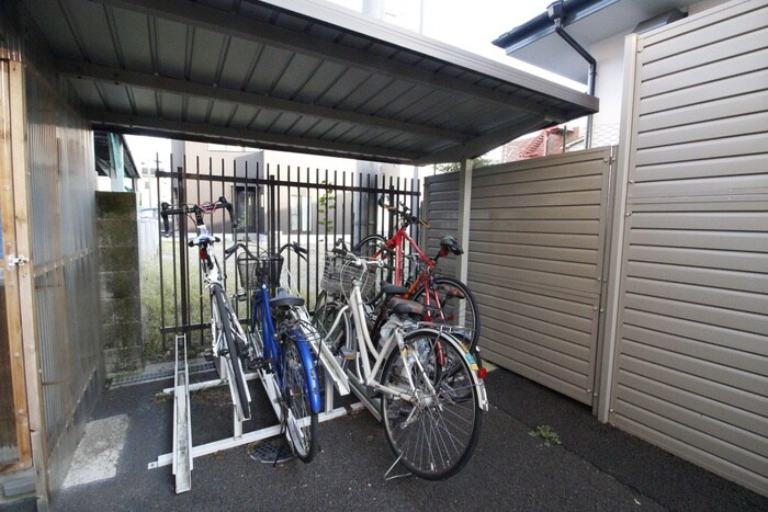 物件外観写真6　(駐輪場)