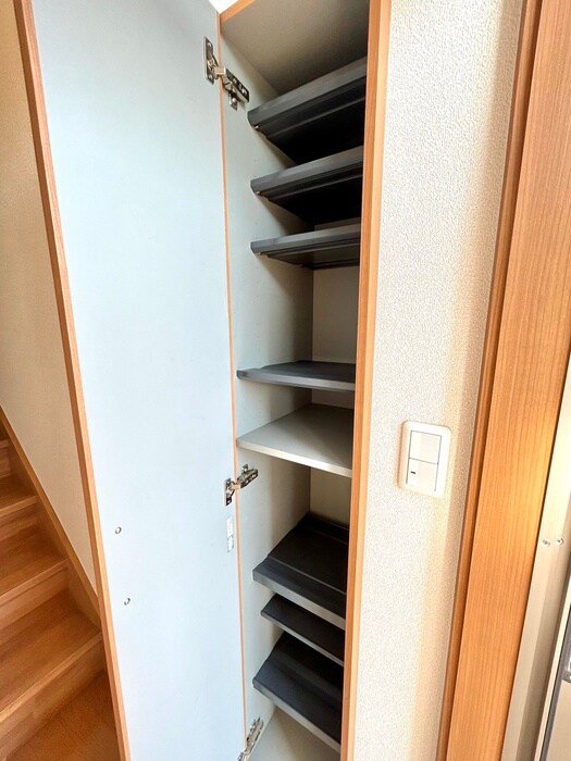 物件内観写真15　(靴箱)