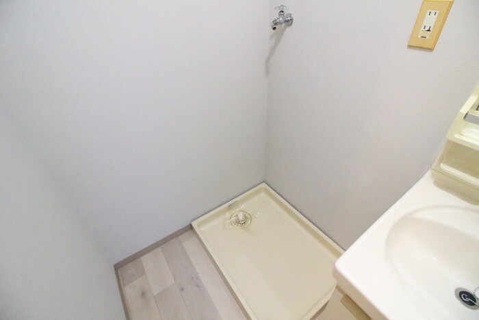 物件内観写真12　(洗濯機置場)