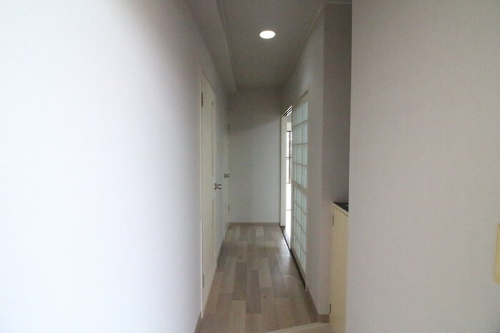 物件内観写真14　(玄関)