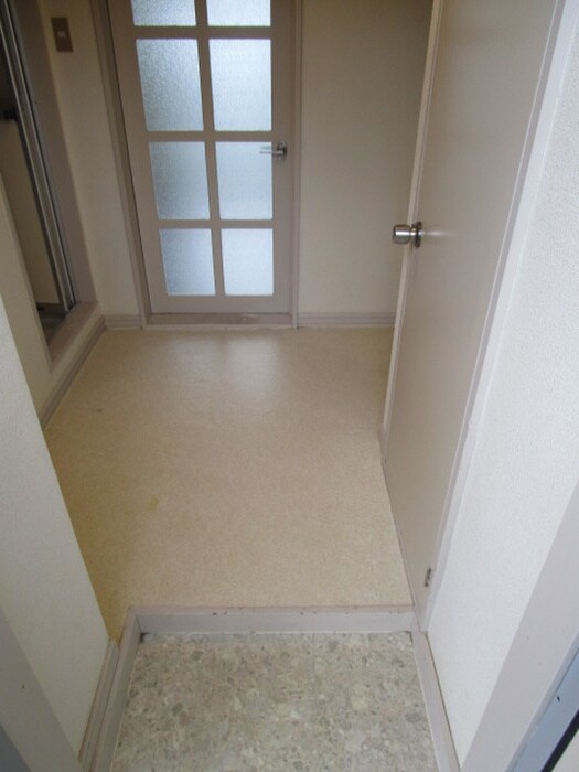 物件内観写真14　(玄関)