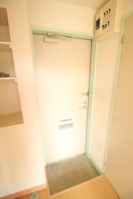 物件内観写真17　(玄関)