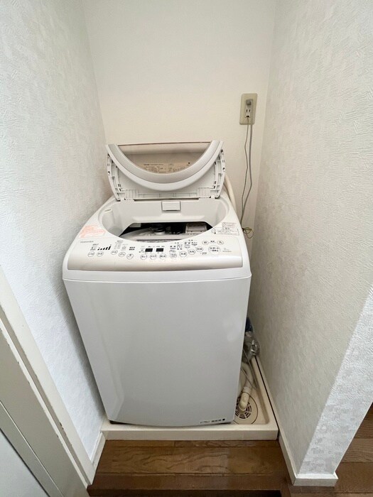 物件内観写真13　(洗濯機置場)