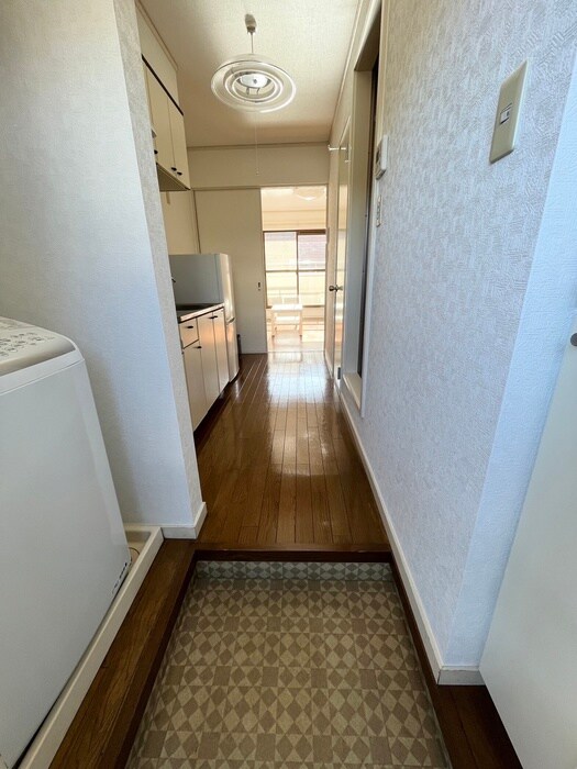 物件内観写真15　(玄関)