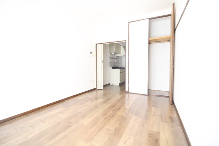 物件内観写真8　(居室)