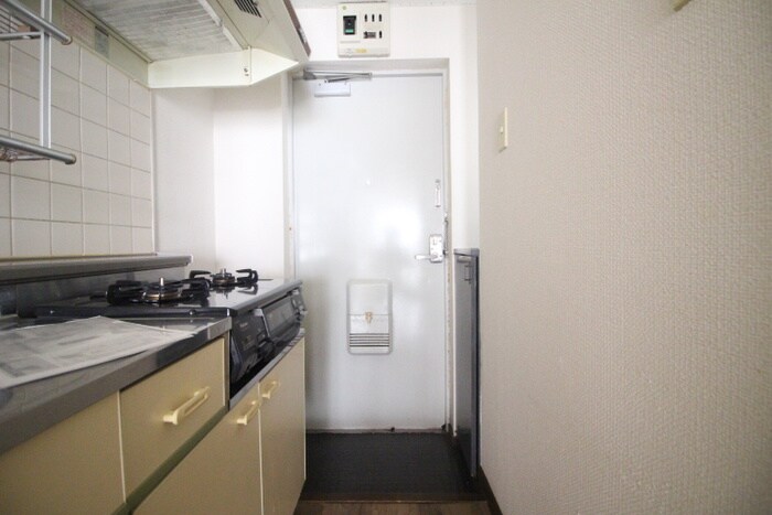 物件内観写真16　(玄関)