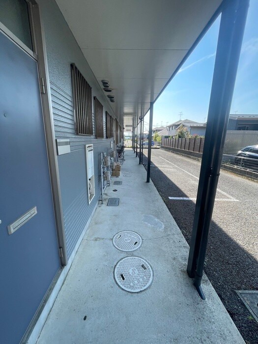 物件外観写真5　(エントランス部分)