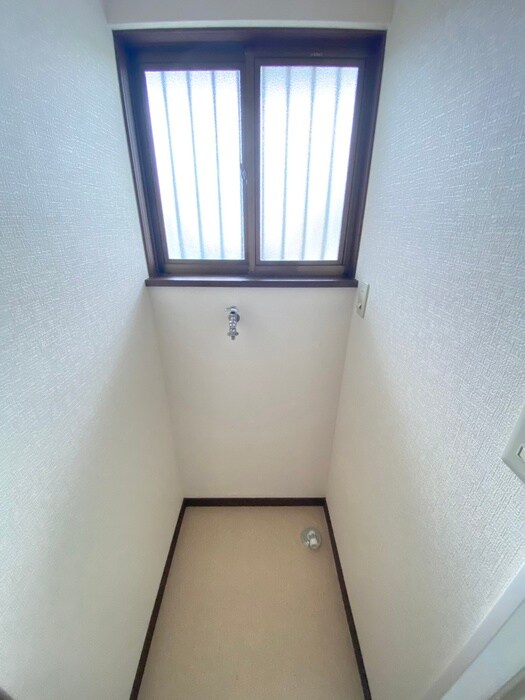 物件内観写真15　(洗濯機置場)