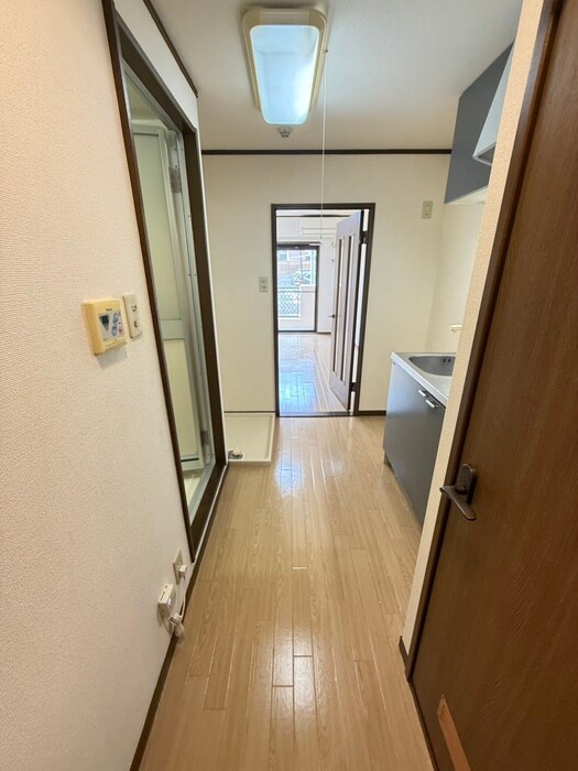 物件内観写真16　(廊下)