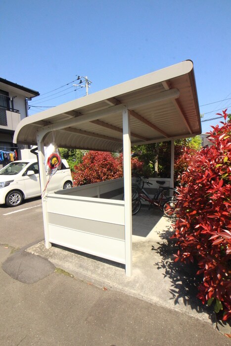 物件外観写真3　(駐輪場)