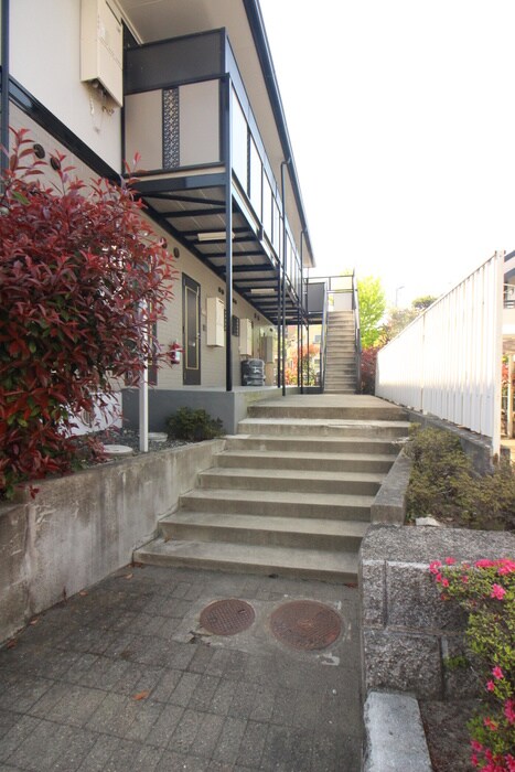 物件外観写真4　(エントランス部分)