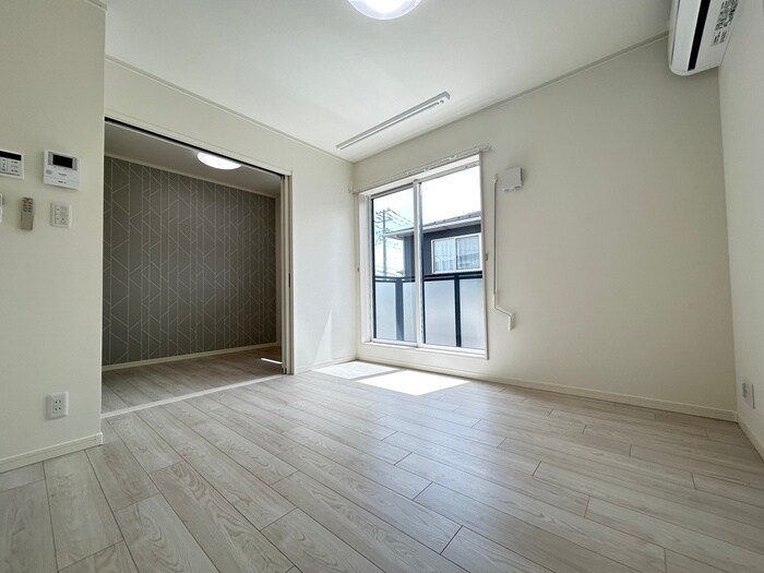 物件内観写真8　(居室)