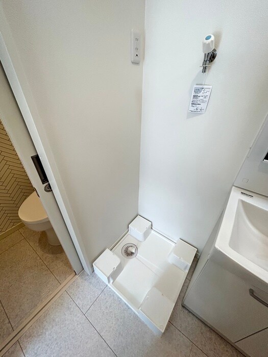 物件内観写真16　(洗濯機置場)