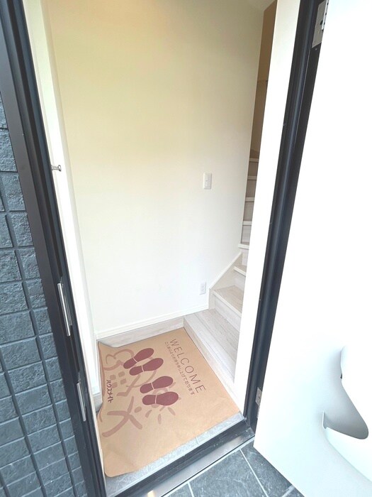 物件内観写真18　(玄関)