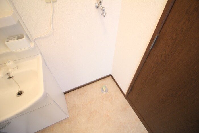 物件内観写真14　(洗濯機置場)