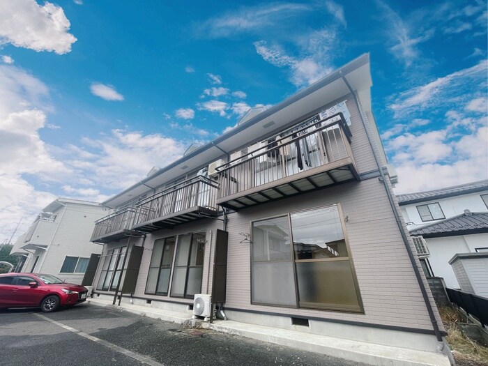 物件外観写真2　(同型モデル)