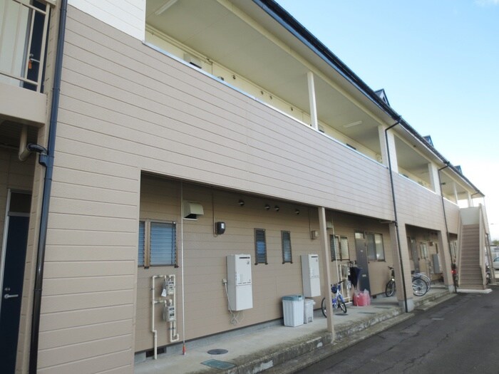 物件外観写真4　(エントランス部分)