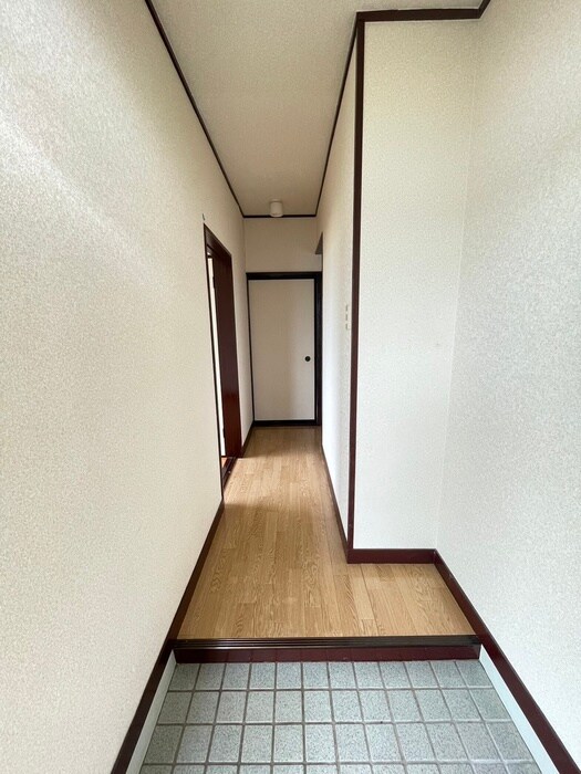 物件内観写真12　(玄関)