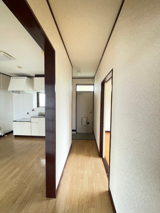 物件内観写真16　(廊下)