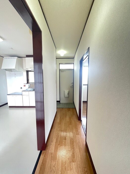 物件内観写真17　(廊下)